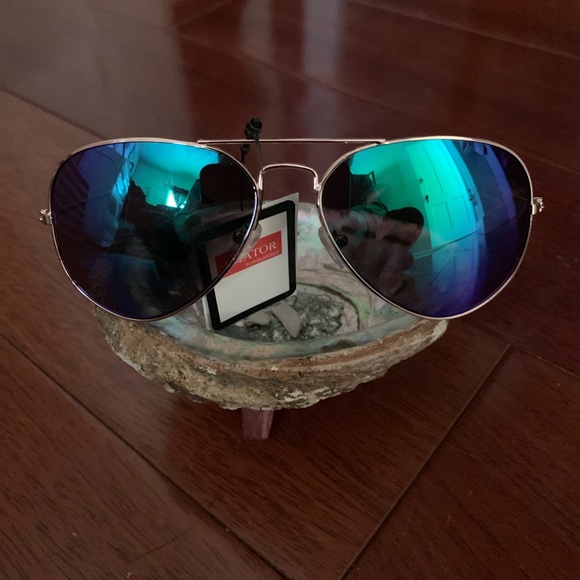 Green Mirror Lensed Aviator Sunglasses - Picture 5 of 8